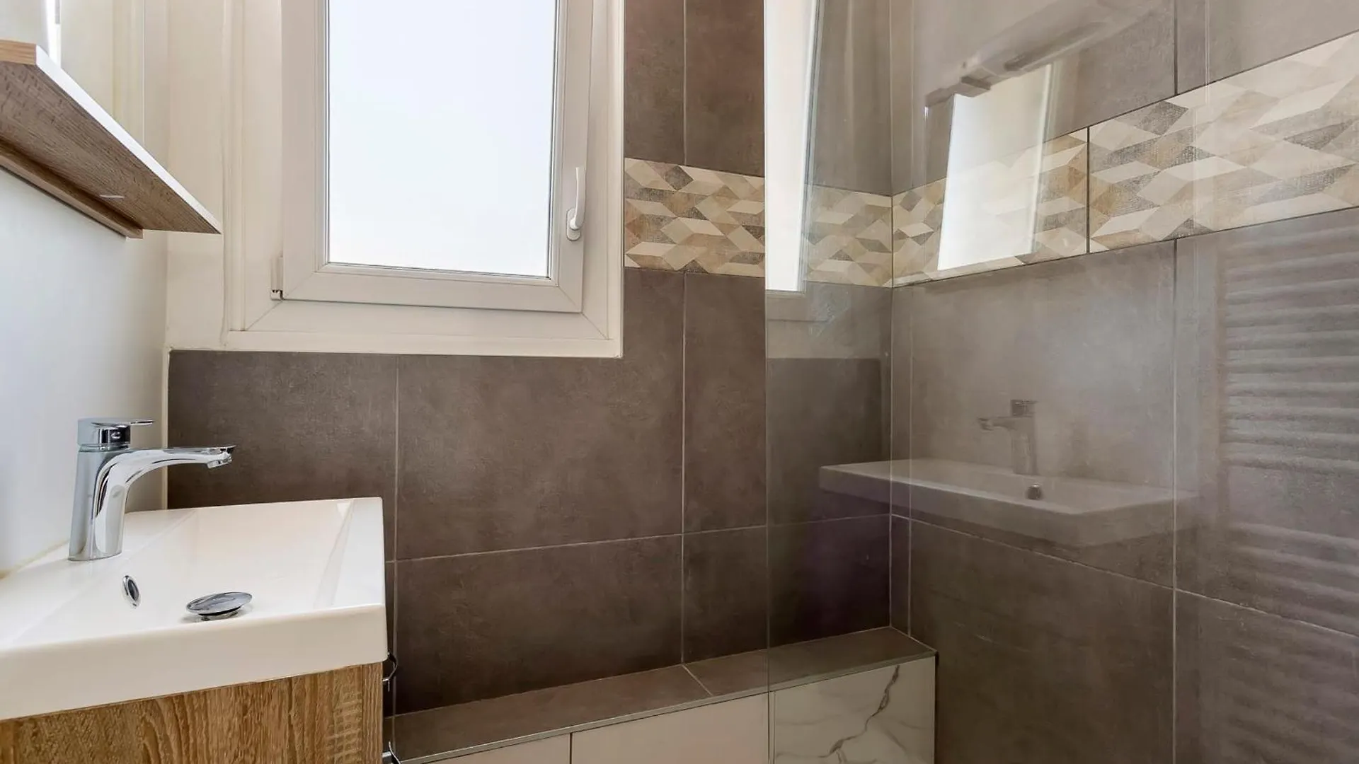 Bright Apartment - South Lyon Close To All Amenities Oullins
