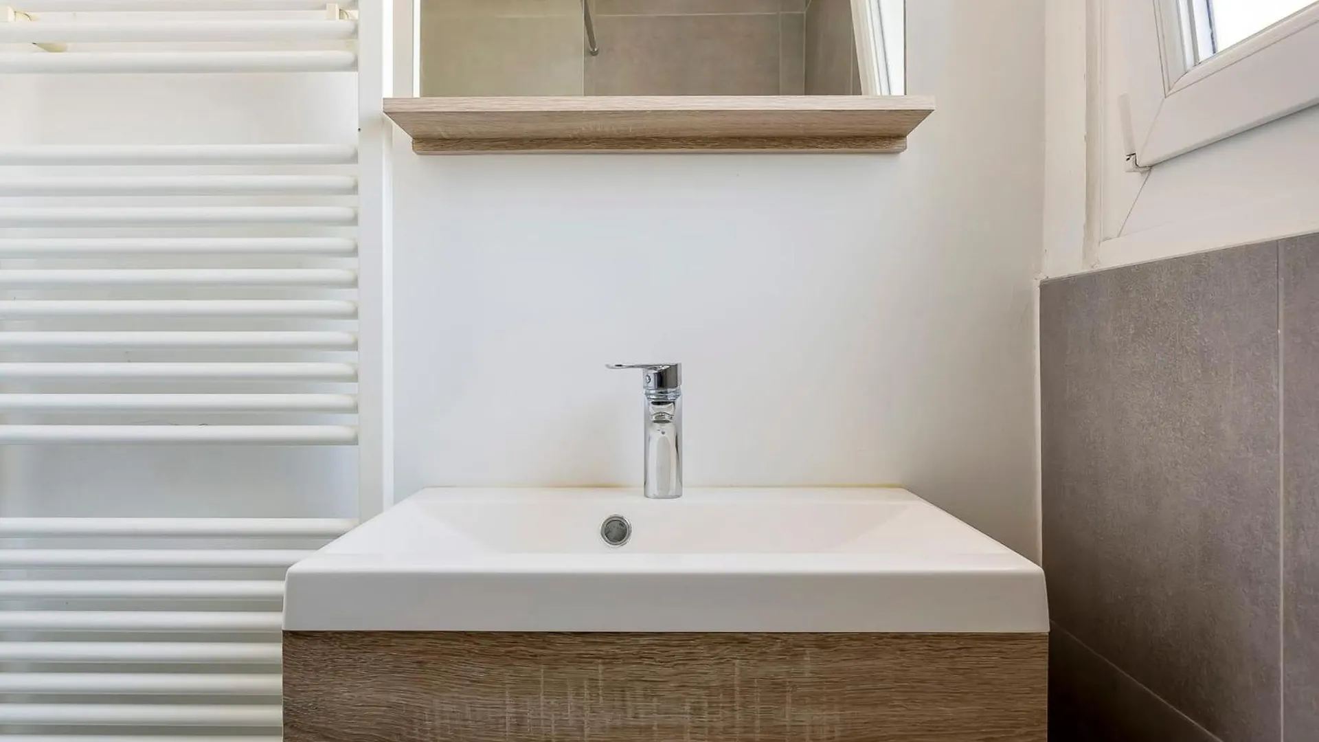 Bright Apartment - South Lyon Close To All Amenities Oullins