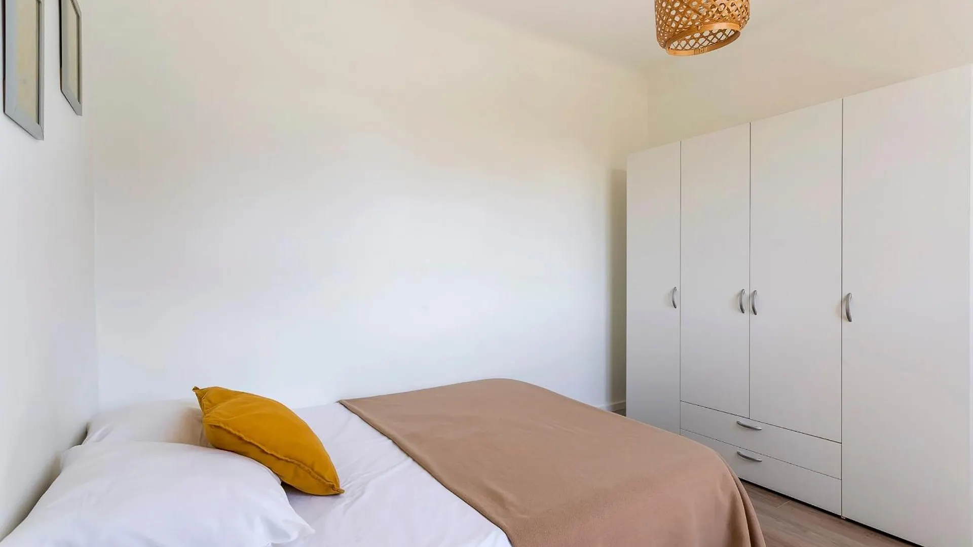 Bright Apartment - South Lyon Close To All Amenities Oullins 0*,  Francie
